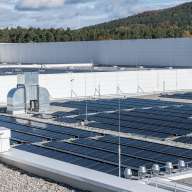 Photovoltaik am Dach des DEHN Neubaus in Mühlhausen